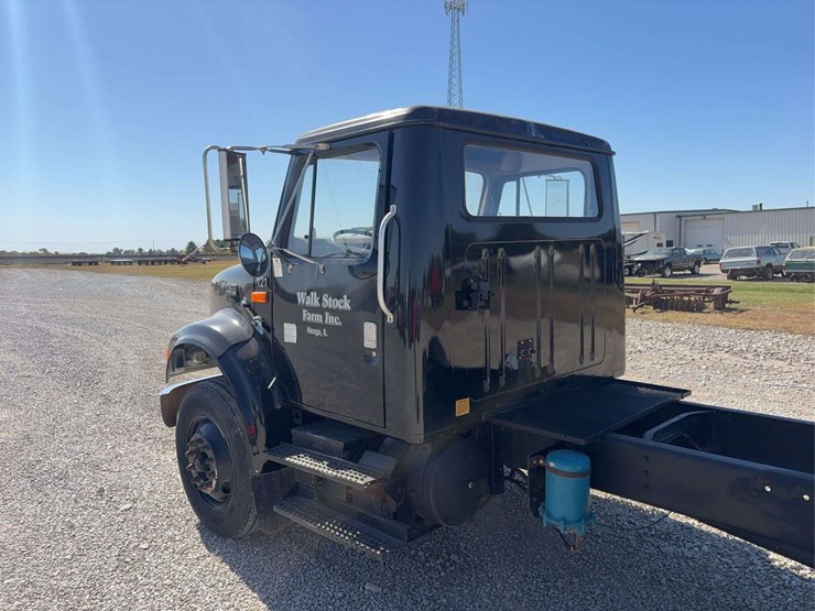1998-international-4700-day-cab-truck,-121,834-miles,-single-axle,-255/70r22.5-tires,-dt466e-engine,-gooseneck-ball-hitch,-automatic-transmission-vin#-1hsscaan4wh551789-image-13