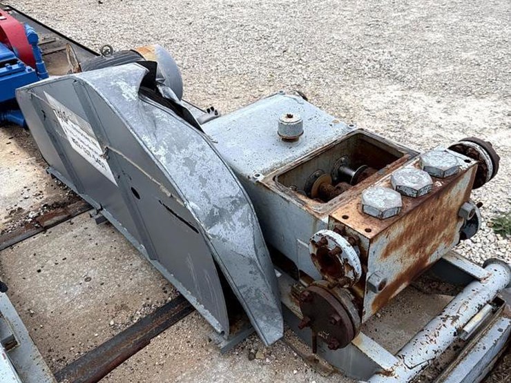 aplex-60hp-triplex-disposal-pump-image-4
