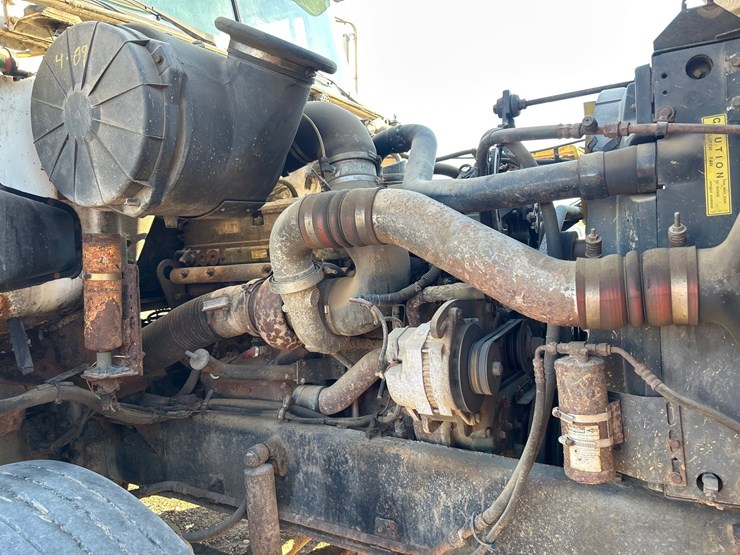 #6903-•-1995-volvo-gm-wg64t-tandem-axle-day-cab-semi-tractor-(has-wi-title)-image-19