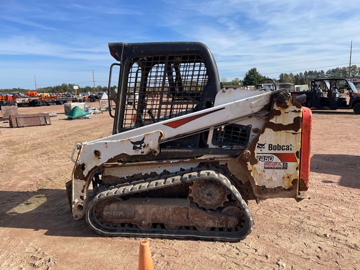 #1075-•-2017-bobcat-t450-tracked-skid-steer-image-8