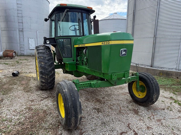 1977-john-deere-4230-tractor,-5,651-hours,-540-and-small-1000pto,-2-remotes,-18.4x34,-outside-rear-wheel-weights,-quad-range,-s/n--4230h039245r-image-5