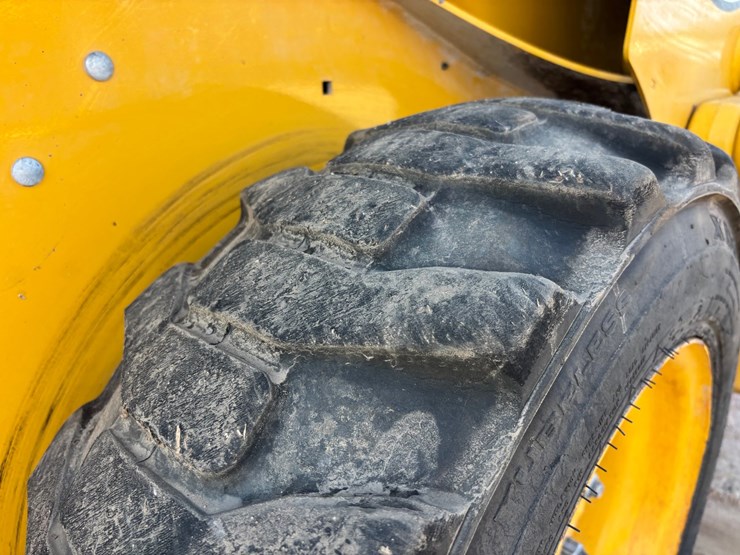 #1918-•-2023-john-deere-318g-wheeled-skid-steer-image-13
