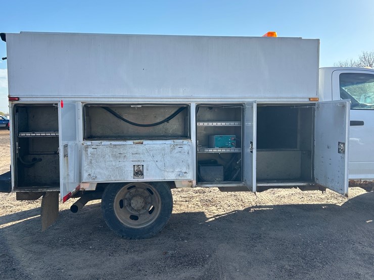 #6901-•-2011-ram-5500-heavy-duty-service-truck-(has-wi-title)-image-18