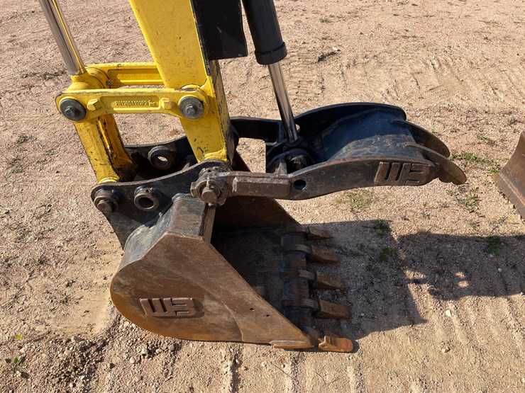#1904-•-2011-new-holland-e50b-midi-excavator-image-10