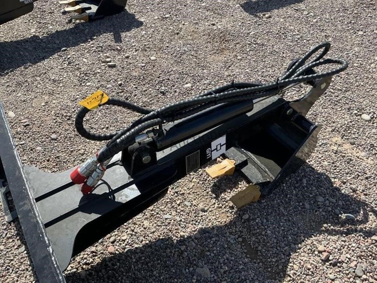 2026-giyi-backhoe-arm-for-skid-steer-image-5