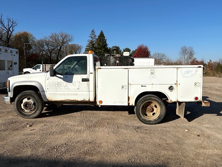 #6933-•-1994-chevrolet-1-ton-dually-service-body-truck-(has-wi-title)-image-2