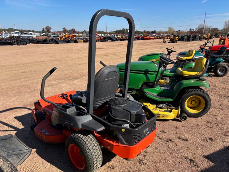 #1926-•-kubota-z122r-zero-turn-lawn-mower-image-7