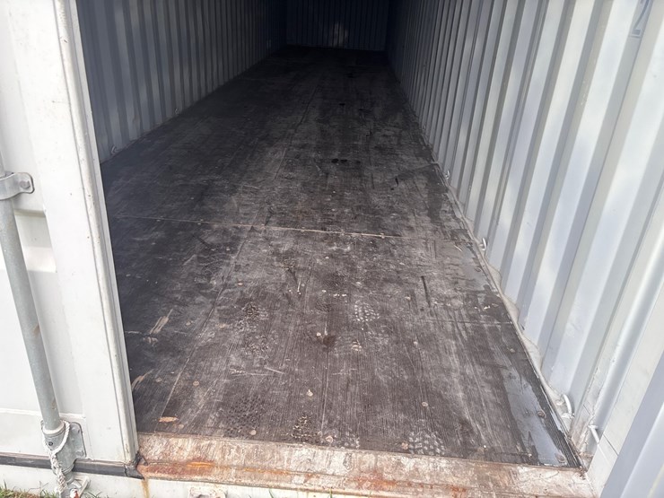 #42715-•-40-ft-shipping-container-image-5