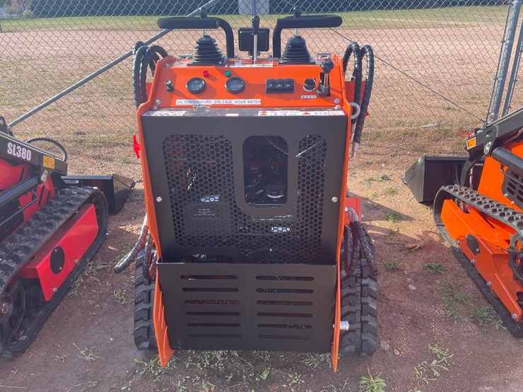 #3211-•-2026-skid-steer-loader-image-5