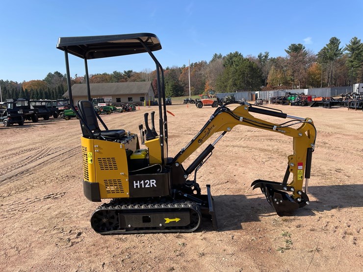 #3247-•-2026-agt-h15r-mini-crawler-excavator-image-4
