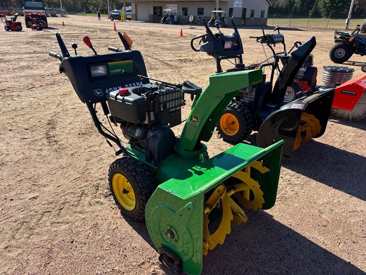 #1869-•-john-deere-1128de-snow-blower-image-2