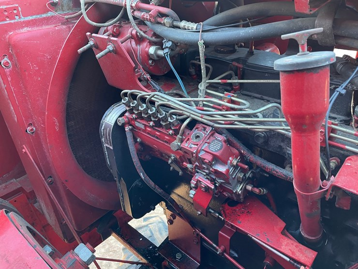 #1898-•-1991-ih-1660-axial-flow-combine-image-49