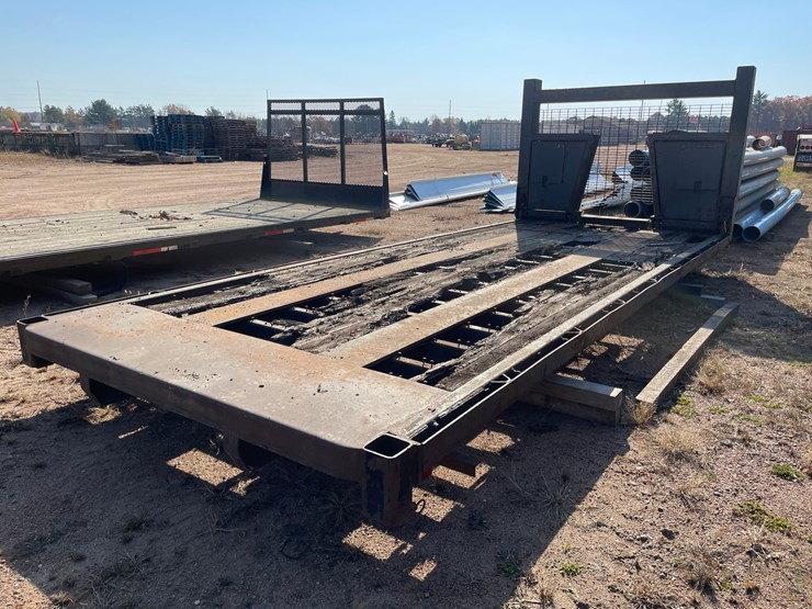 #3795-•-20'-flatbed-truck-box-image-6