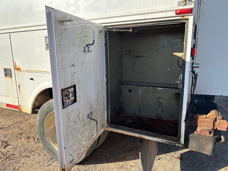 #6901-•-2011-ram-5500-heavy-duty-service-truck-(has-wi-title)-image-25