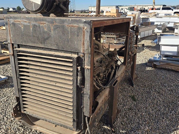 pto-generator-with-big-1000-pto,-dt466-engine-image-9