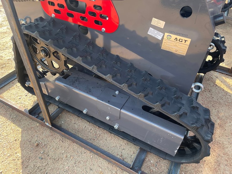 #3241-•-agt-ysrt14-skid-steer-loader-image-13