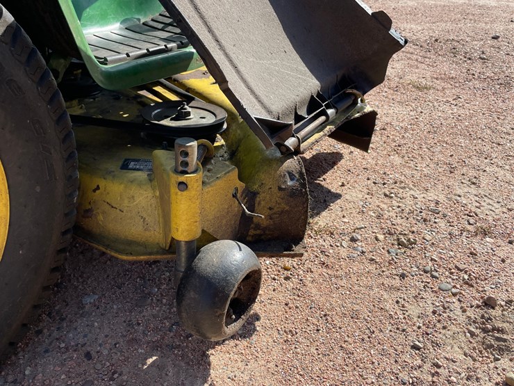#1010-•-john-deere-gt245-riding-lawn-mower-image-15