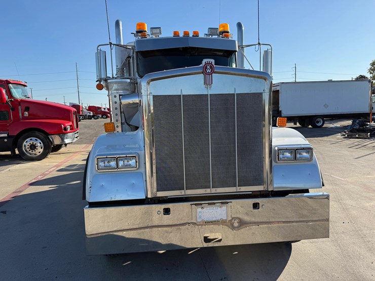 2012-kenworth-w900-tri-axle-heavy-haul-truck-image-3
