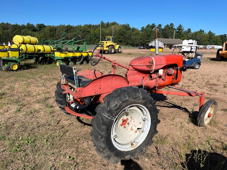 #1951-•-allis-chalmers-b-wide-tractor-image-6
