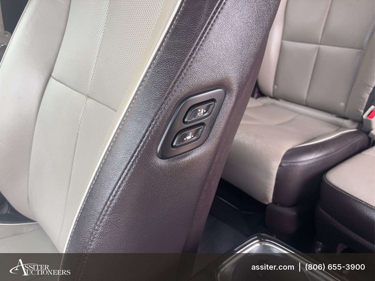 2017-kia-sedona-image-19