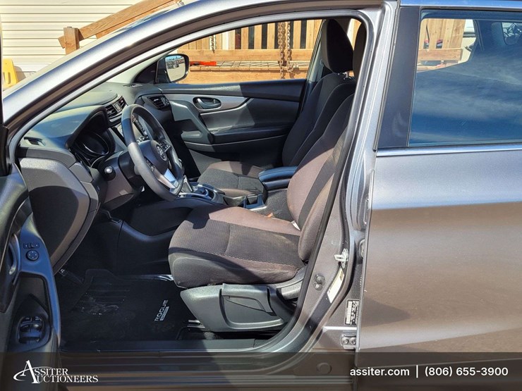 2020-nissan-rogue-image-10