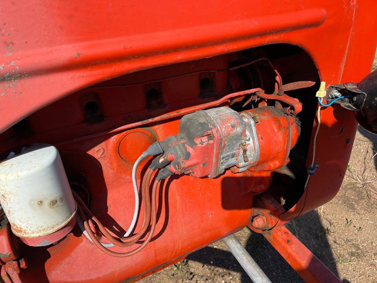 #1951-•-allis-chalmers-b-wide-tractor-image-42
