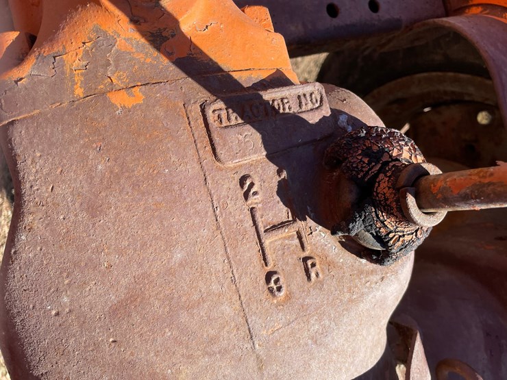 #1950-•-allis-chalmers-b-wide-tractor-image-23