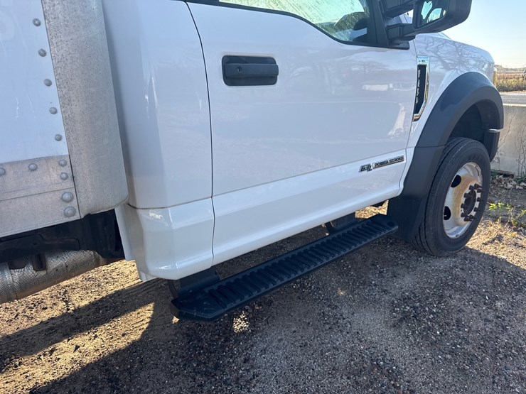 #6900-•-2017-ford-super-duty-xl-box-truck-(wi-title-in-delay)-image-14