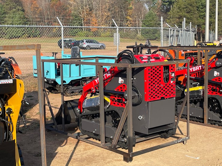 #3240-•-agt-ysrt14-skid-steer-loader-image-6