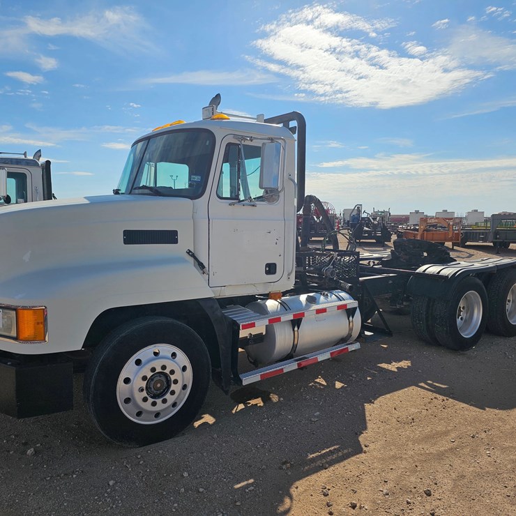 1995 MACK CH613