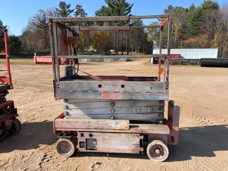 #1909-•-snorkel-s1930-scissor-lift-image-4