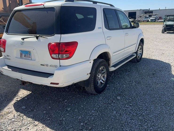 2007-toyota-sequoia-srs-suv,-v8/iforce,-4wd,-rear-hitch,-rear-control,-power-lock/windows/mirrors,-leather-interior,-heated-seats,-sunroof,-284,475-miles,-vin#-5tdbt44a77s283708-image-3