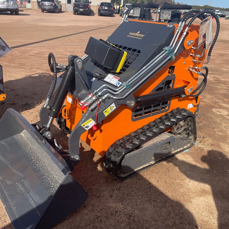 #3201 • LandHonor Mini Skid Steer Loader ME380X2