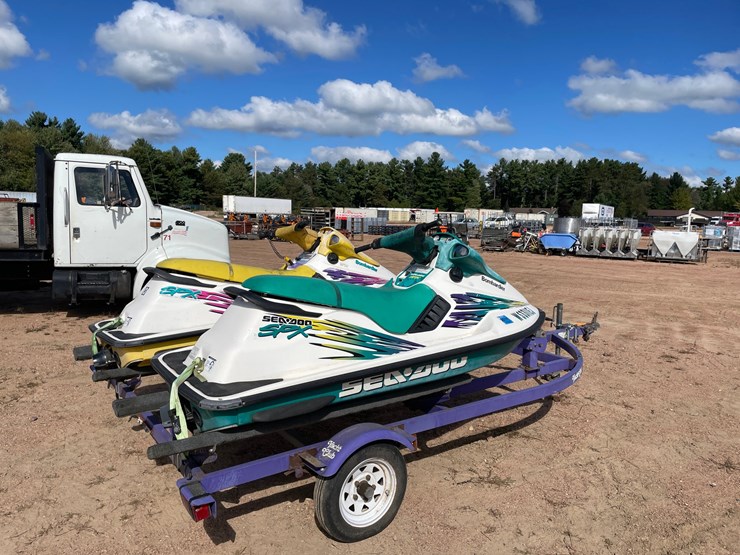 #1027-•-(2)-jet-skis-(with-registration-cards)-with-trailer-image-5