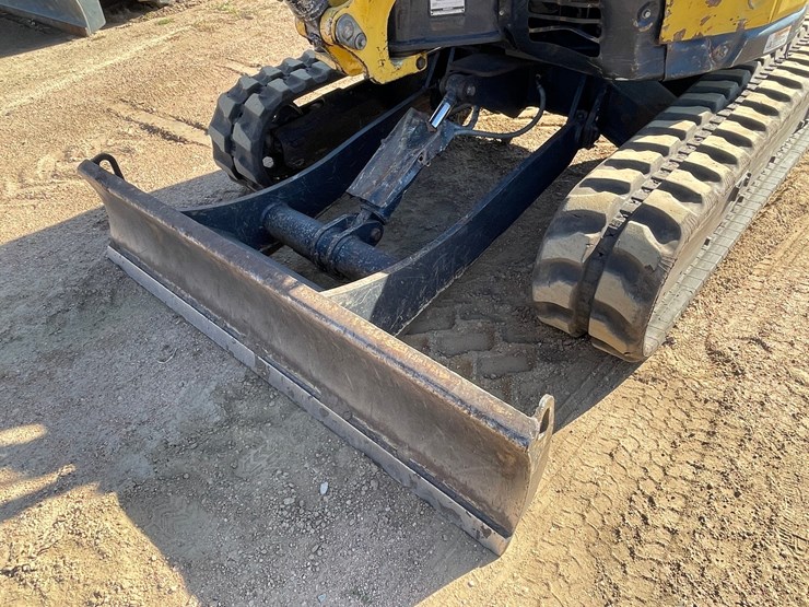 #1900-•-yanmar-vio-35-mini-backhoe-image-14