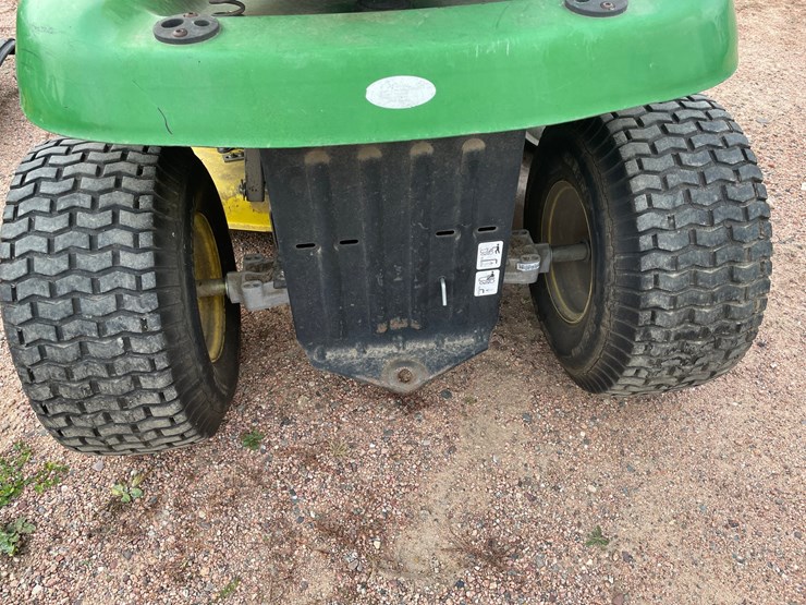 #1930-•-200-john-deere-l110-riding-lawn-mower-image-26