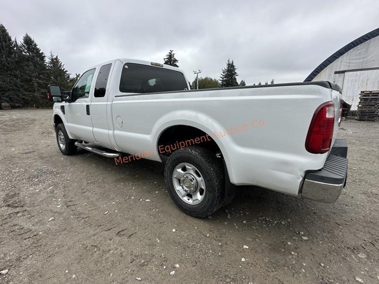 2010-ford-f-250-super-duty-4x4-pickup-image-3