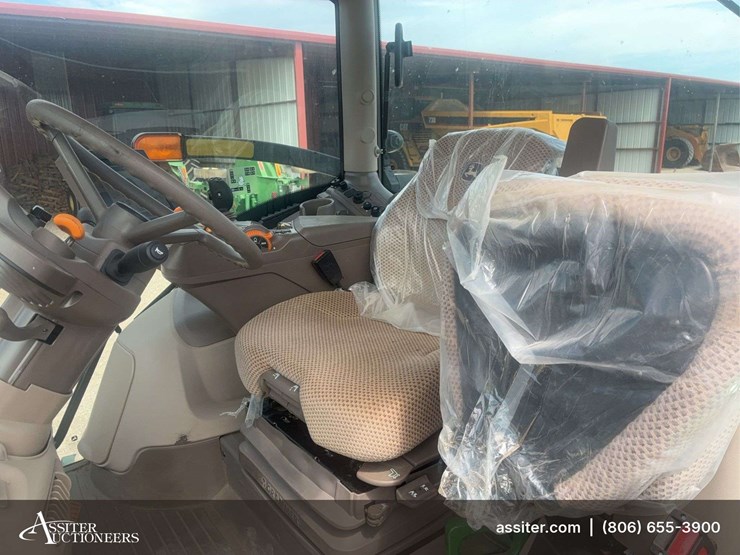 2022-john-deere-r-image-28