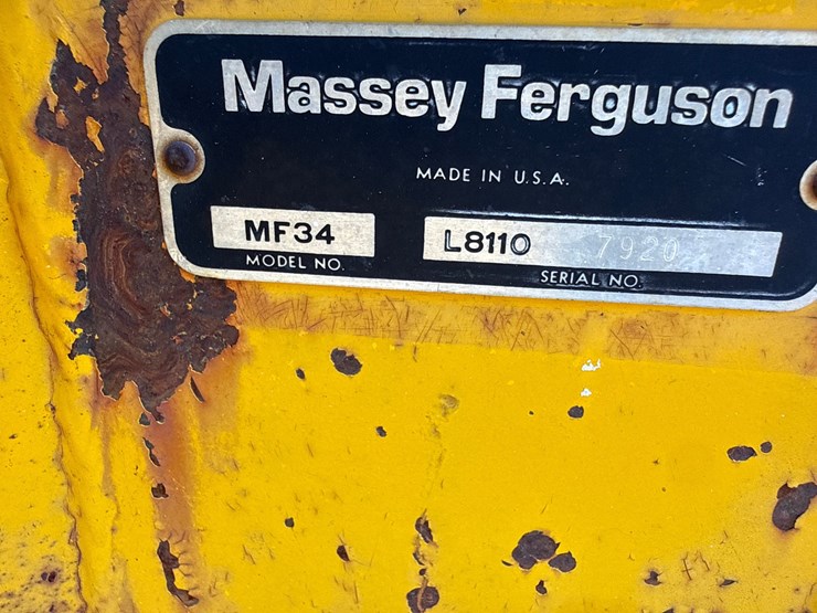 #6925-•-massey-ferguson-mf-30-industrial-tractor-with-front-loader-and-rear-box-scraper-image-10