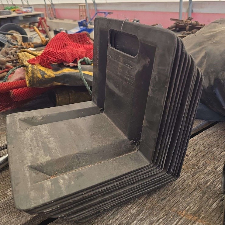11 L-shaped tie-down protectors