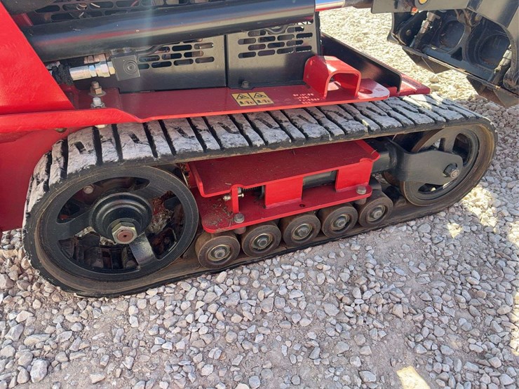 2023-toro-tx427-tracked-dingo-model-22321,-570-hours,-gas-engine,-comes-with-36”-smooth-bucket,-s/n--415182435-image-14