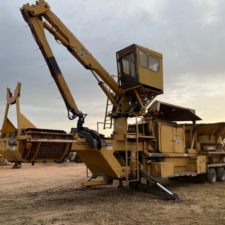 #1925 • 2003 Vermeer TG525 Tub Grinder (Has WI Title in Delay)