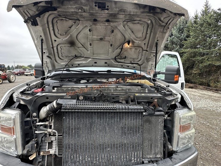 2010-ford-f-250-super-duty-4x4-pickup-image-29