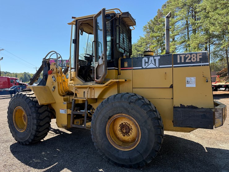 caterpillar-it28f-image-6