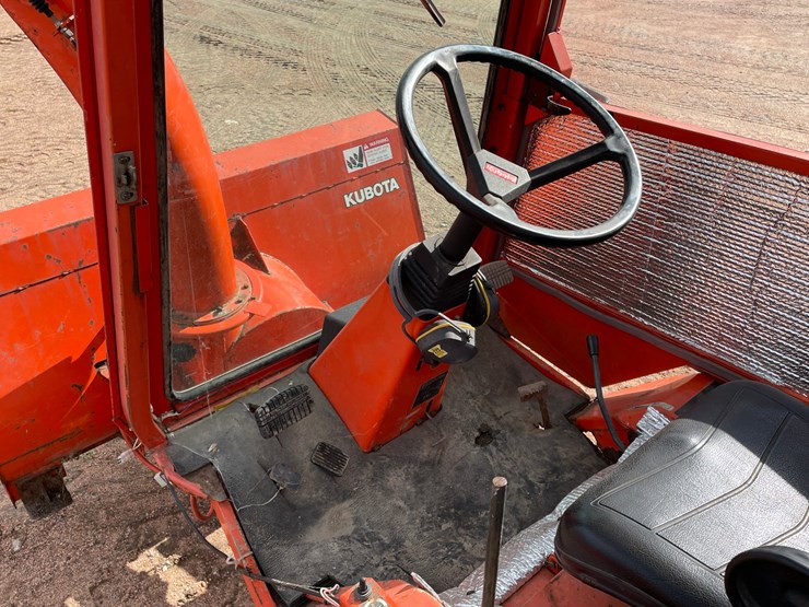 #1019-•-kubota-f2400-4wd-tractor-with-attachments-image-15