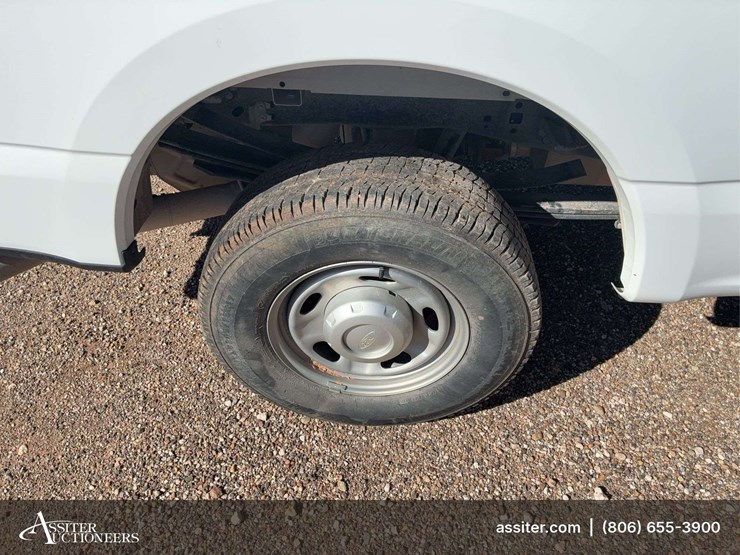 2024-ford-f350-image-23