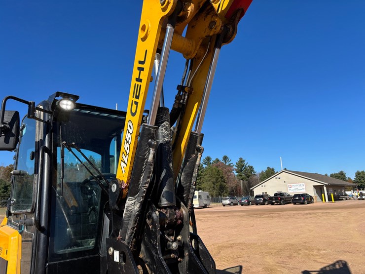 #1894-•-2023-gehl-al550-wheel-loader-image-25
