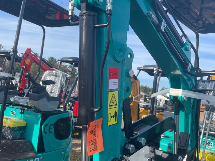 #3229-•-2026-cfg-kv16r-mini-excavator-image-15