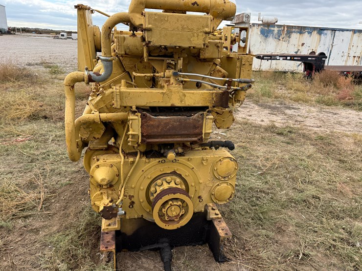 caterpillar-d379-image-3