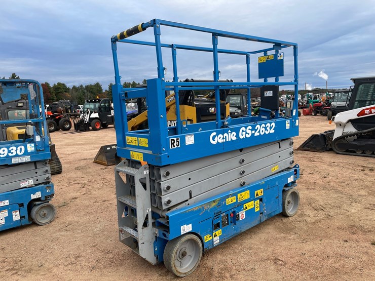 #1901-•-2016-genie-gs2632-electric-scissor-lift-image-5